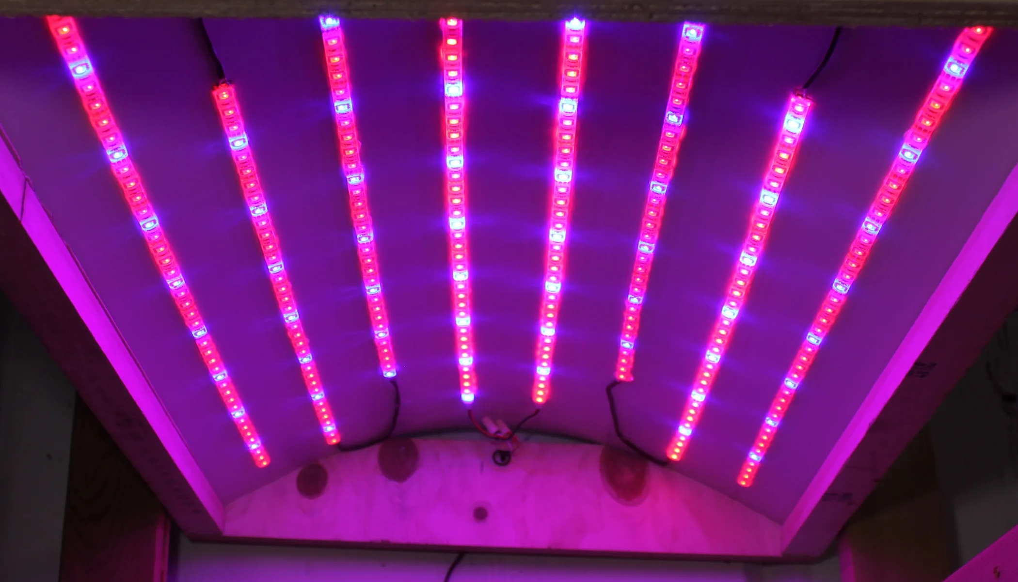 GROW LED trak za rastline