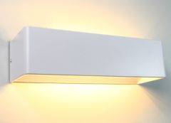 Stenska LED svetilka / Toplo bela / 7W / 230V / Bela / IP44