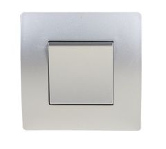Podometno stensko stikalo / srebrna / enopolno / standardno 230V / 10A
