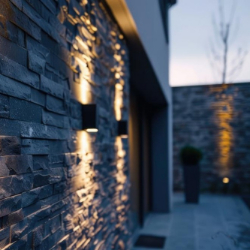 Zunanja LED svetila – fasadna, vrtna, solarna, talna in dekorativna svetila | SuperStrela.com Zunanja LED svetila – fasadna in stenska svetila, vrtne samostoječe luči, zunanja talna in vbodna svetila, solarne luči, bazenske LED luči, dekorativna zunanja osvetlitev in svetlobne verige – SuperStrela.com